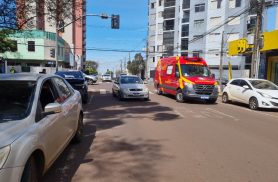 Batida entre dois carros mobiliza Siate ao Centro de Cascavel