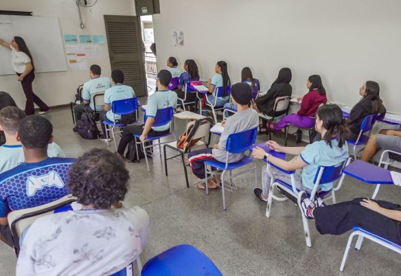 Pé-de-Meia começa a pagar quinta parcela de frequência nesta segunda