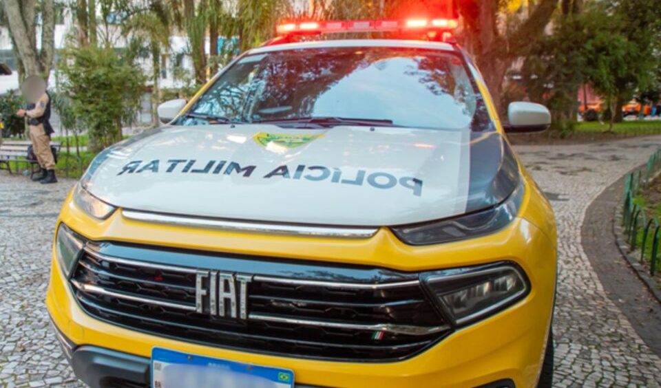 Quatro policiais militares são denunciados por roubo qualificado a caminhoneiro em Curitiba Imagem referente a Quatro policiais militares são denunciados por roubo qualificado a caminhoneiro em Curitiba