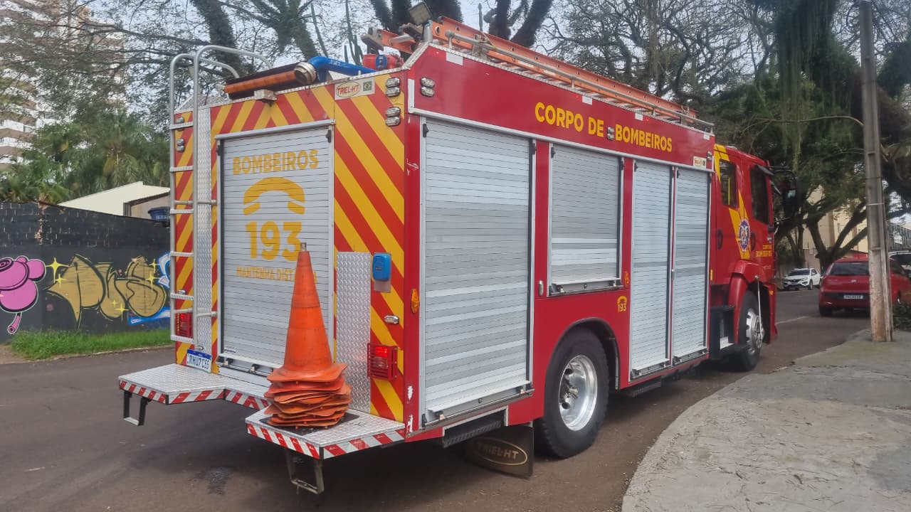 Homem leva picada na rua, equipes dos Bombeiros e Defesa Civil são acionadas mas nada é encontrado