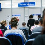 Imagem relativa a Fila de espera do INSS cai para 1,2 milhão de requerimentos