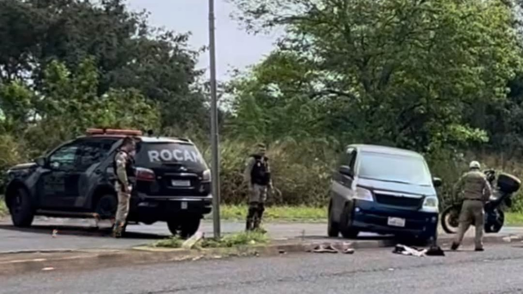 Imagem referente a Assaltante é baleado pela Rocam e carga de iPhones é recuperada em Foz do Iguaçu