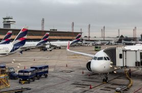 Anvisa atualiza regras de segurança sanitária para aviões e aeroportos