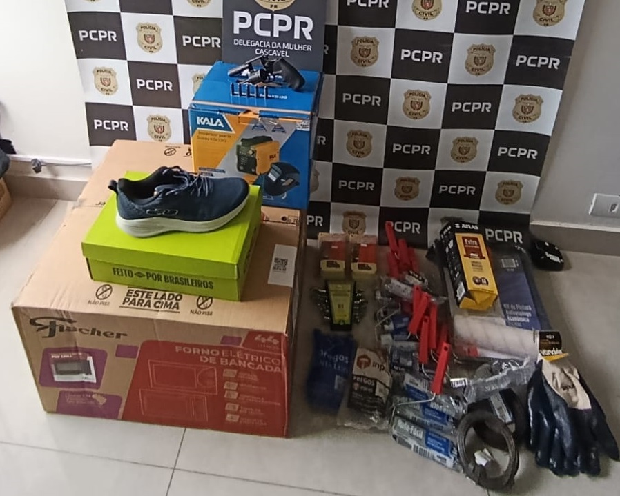 Imagem referente a Polícia Civil apreende revólver e recupera objetos furtados durante operação em Cascavel