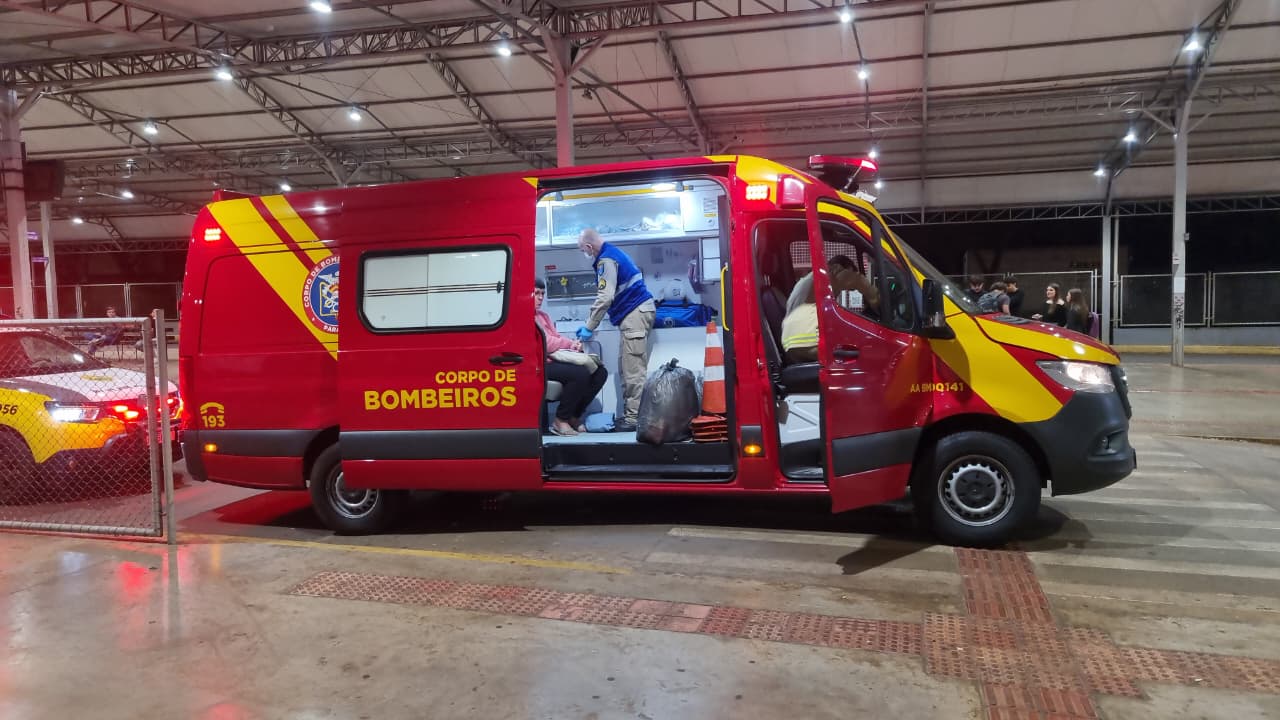 Mulher é agredida por grupo de homens dentro do Terminal Sul em Cascavel