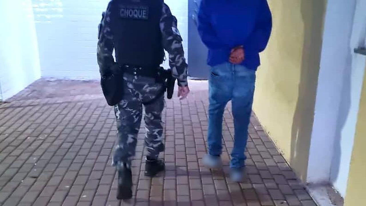 CHOQUE aborda homem no Centro e descobre mandado de prisão por homicídio