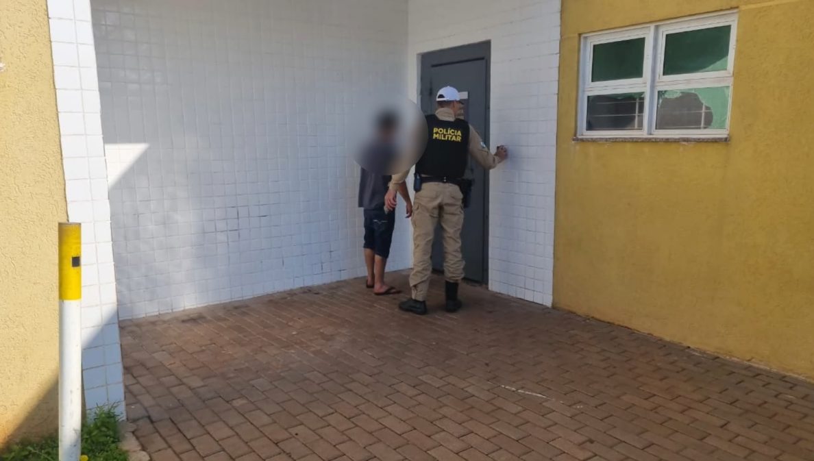 Homem bate na mãe e é detido no São Cristóvão