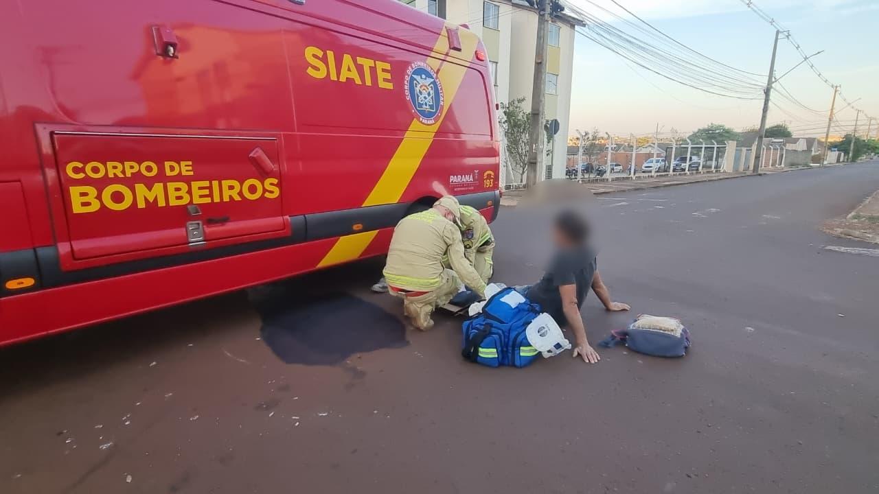 Homem é atendido após acidente de trânsito na Rua Henfil esquina com Rua Albert Einstein
