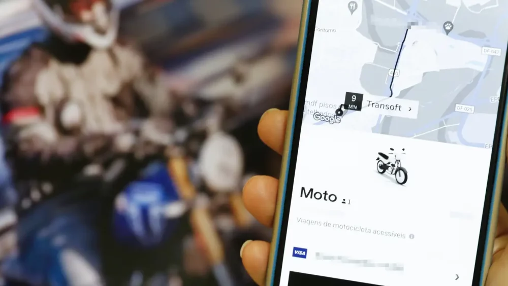 STF adia retomada do julgamento sobre uberização Imagem referente a STF adia retomada do julgamento sobre uberização