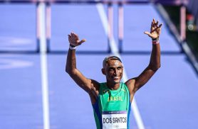 Alison dos Santos bate recorde mundial dos 400m com barreiras em Zurique