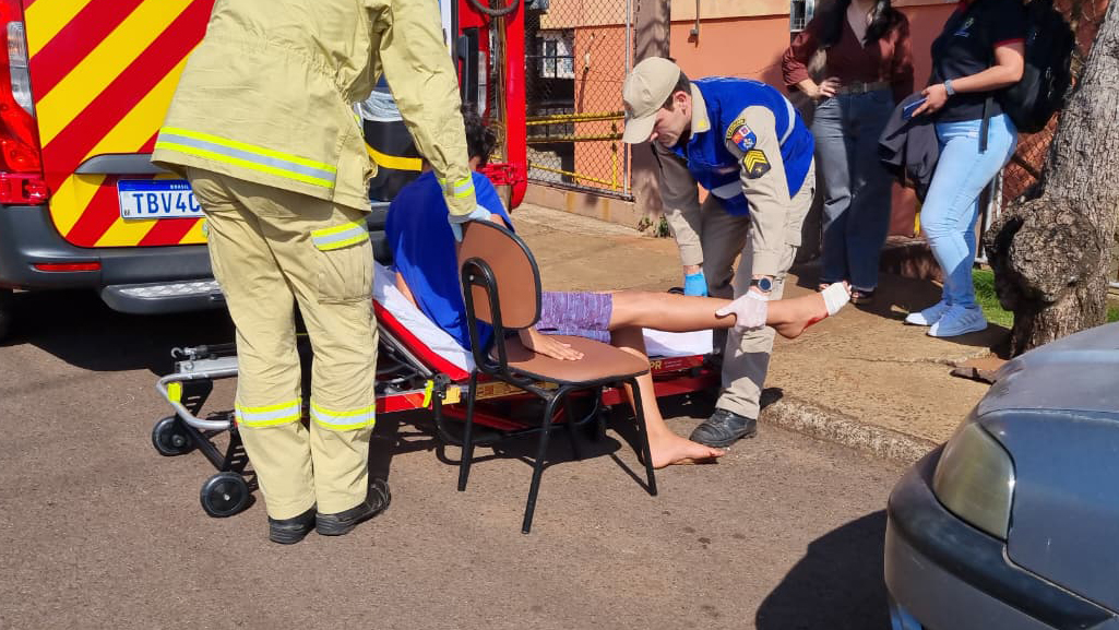 Adolescente de 13 anos sofre laceração no pé durante atividade em colégio de Cascavel