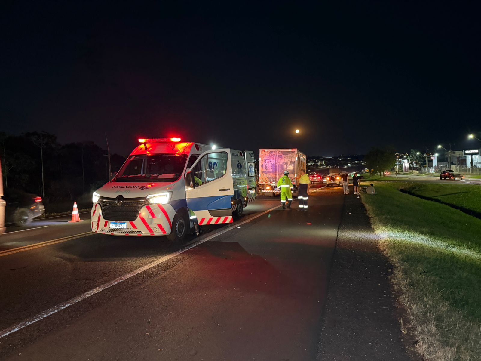 Engavetamento é registrado na BR-277 em Cascavel; bebê de 21 dias precisou ser socorrido