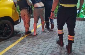 Após grave acidente no Floresta, motorista precisa ser carregado até a viatura da PM