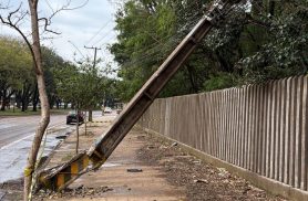 Temporal deixa 5,5 mil clientes sem energia em Cascavel neste domingo
