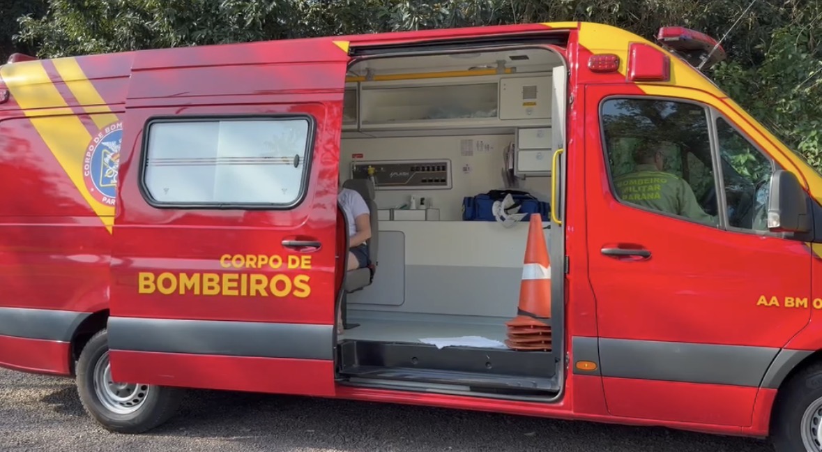 Jovem de 16 anos sofre torção no joelho durante partida de vôlei em Cascavel
