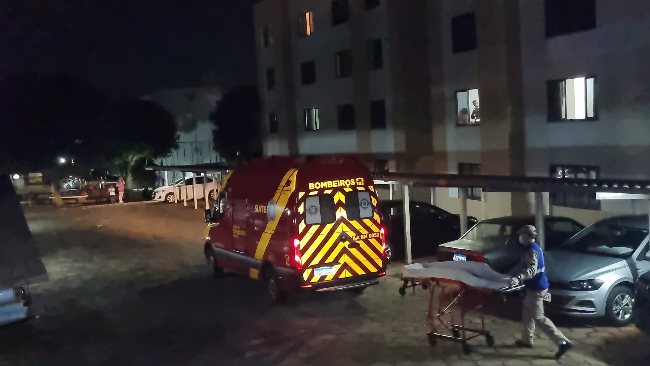 Mulher é socorrida após tentativa de suicídio no Centro de Cascavel