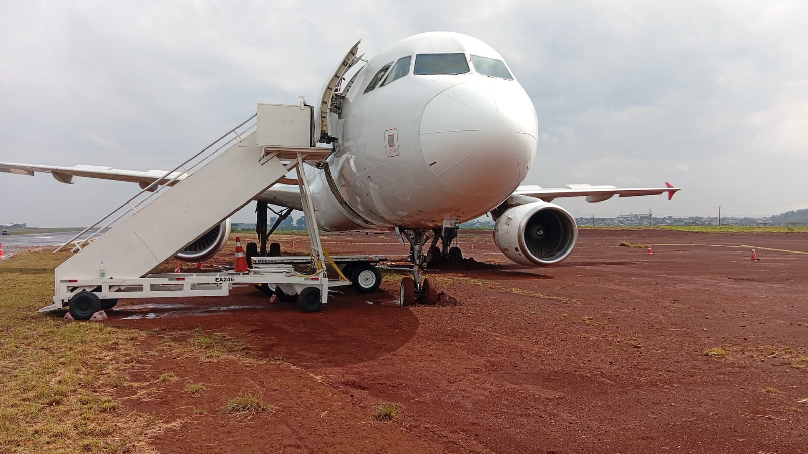 Imagem referente a LATAM se pronuncia após avião sair da pista no Aeroporto de Cascavel
