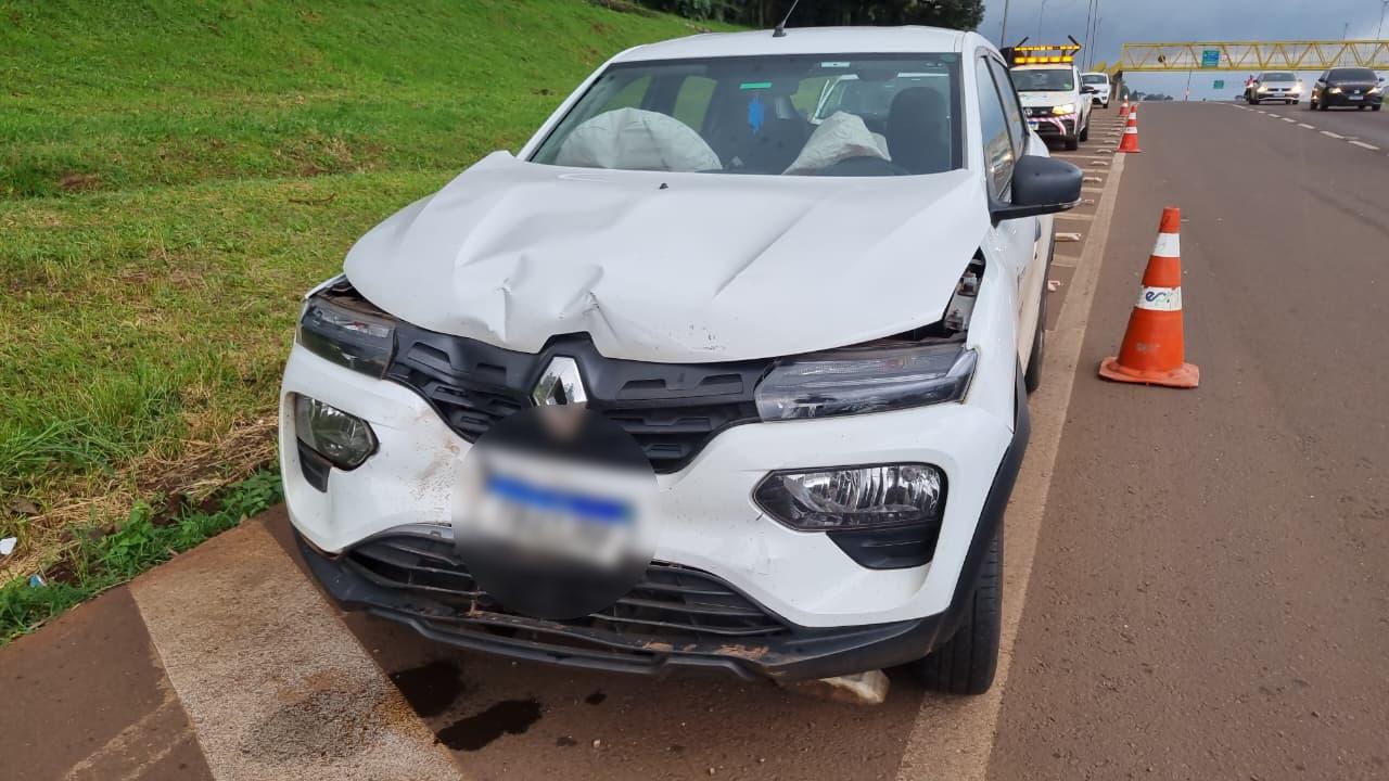 Kwid atinge traseira de HB20 na BR-277, em Cascavel