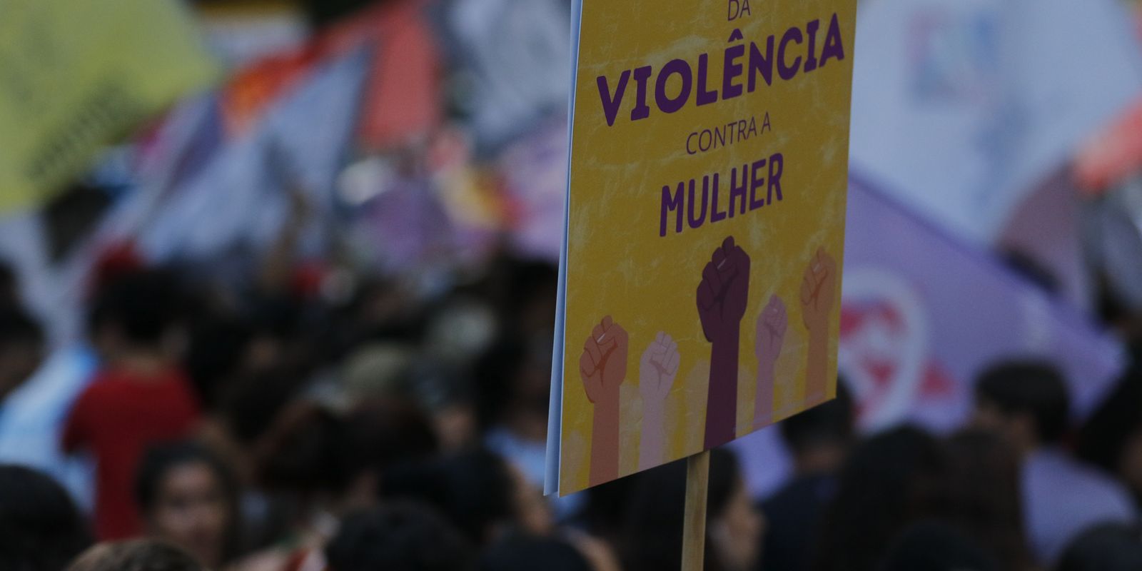 Imagem referente a Violência contra a mulher: 7,5 mil agentes serão capacitados