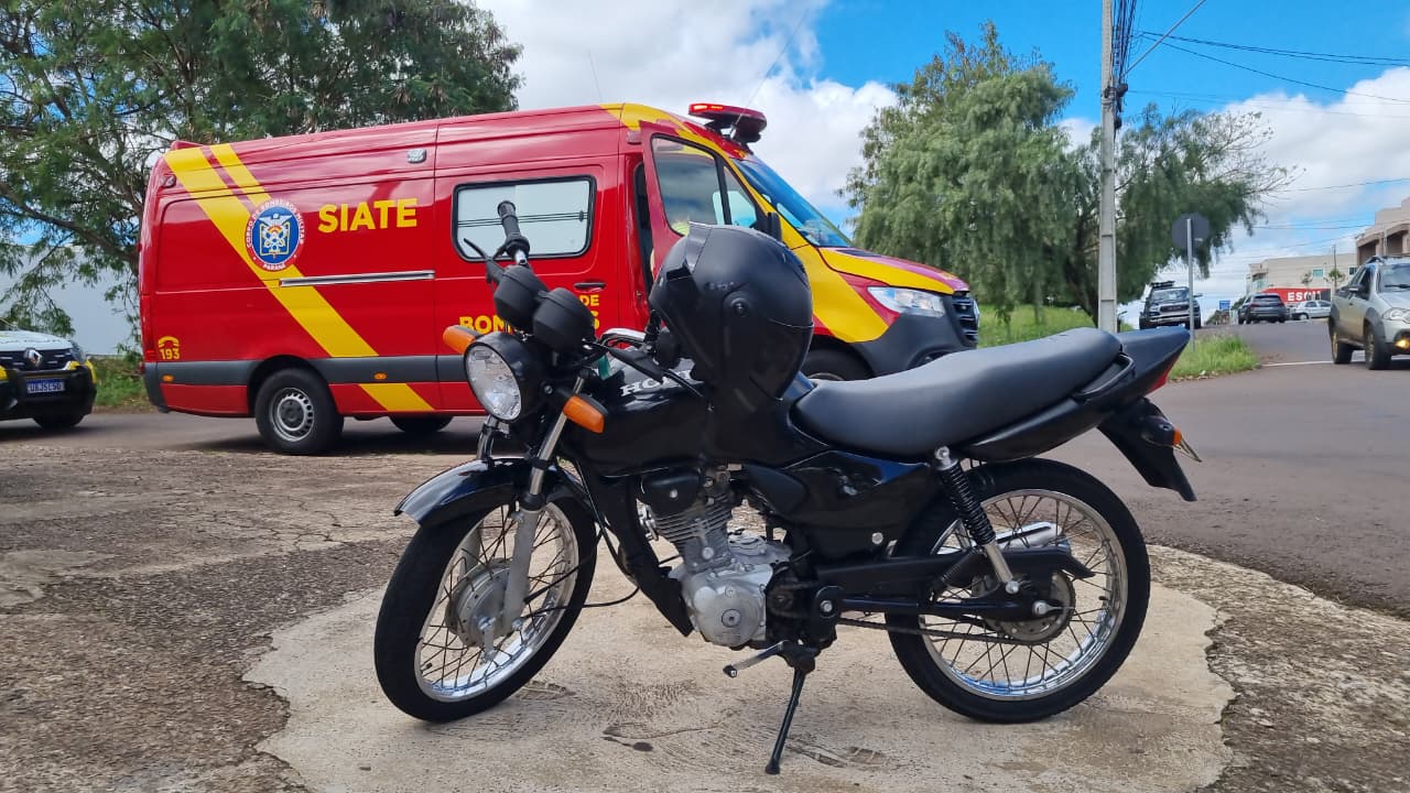 Jovem fica ferido após colisão entre moto e Ecosport em Cascavel