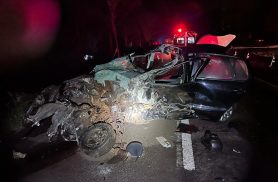 Colisão frontal entre carro e caminhonete deixa um morto e um ferido grave na BR-277 Colisão frontal entre carro e caminhonete deixa um morto e um ferido grave na BR-277