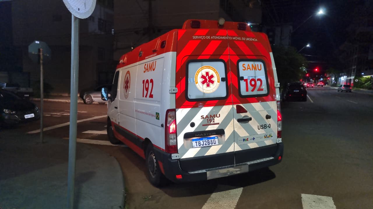SAMU atende mulher de 65 anos com falta de ar em restaurante no Centro de Cascavel