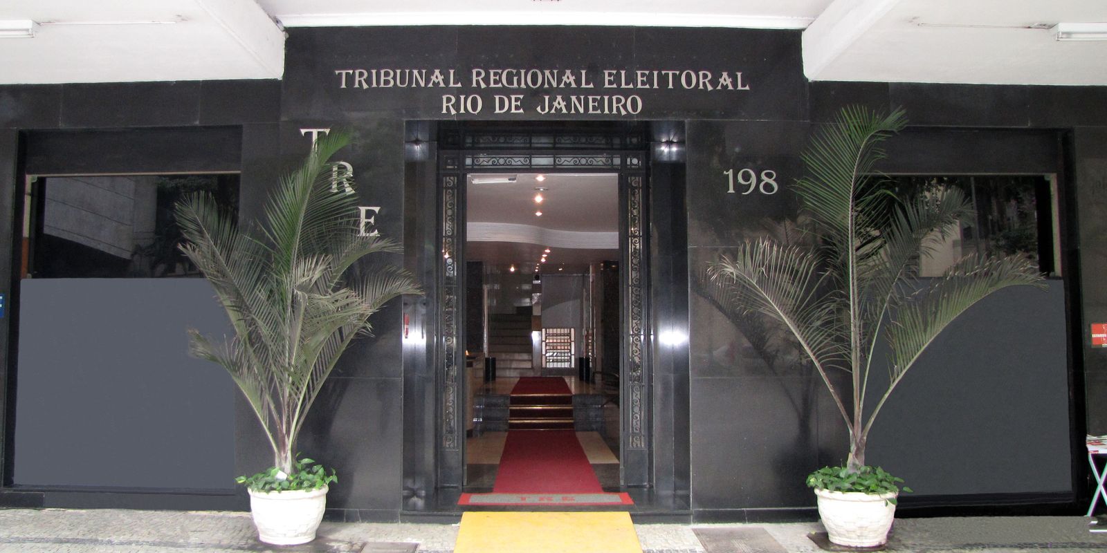 TRE-RJ cassa registro da candidatura do deputado estadual Val Ceasa Imagem referente a TRE-RJ cassa registro da candidatura do deputado estadual Val Ceasa