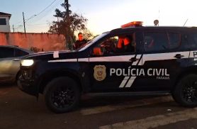 DH emite nota sobre prisão de jovem acusado de espancar vítima com golpes de madeira; outro segue foragido DH emite nota sobre prisão de jovem acusado de espancar vítima com golpes de madeira; outro segue foragido