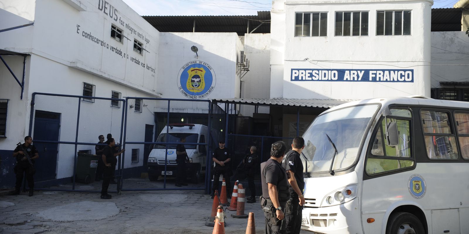 Imagem referente a Sistema carcerário transfere bilhões em custos para famílias de presos