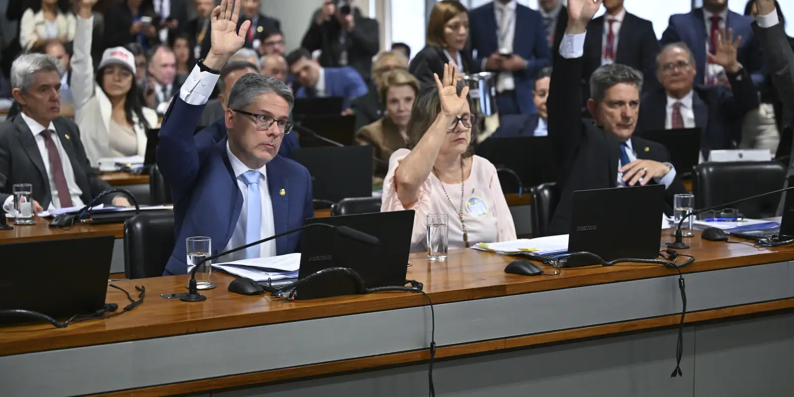 CCJ do Senado aprova texto-base da PEC da Segurança Pública Imagem referente a CCJ do Senado aprova texto-base da PEC da Segurança Pública