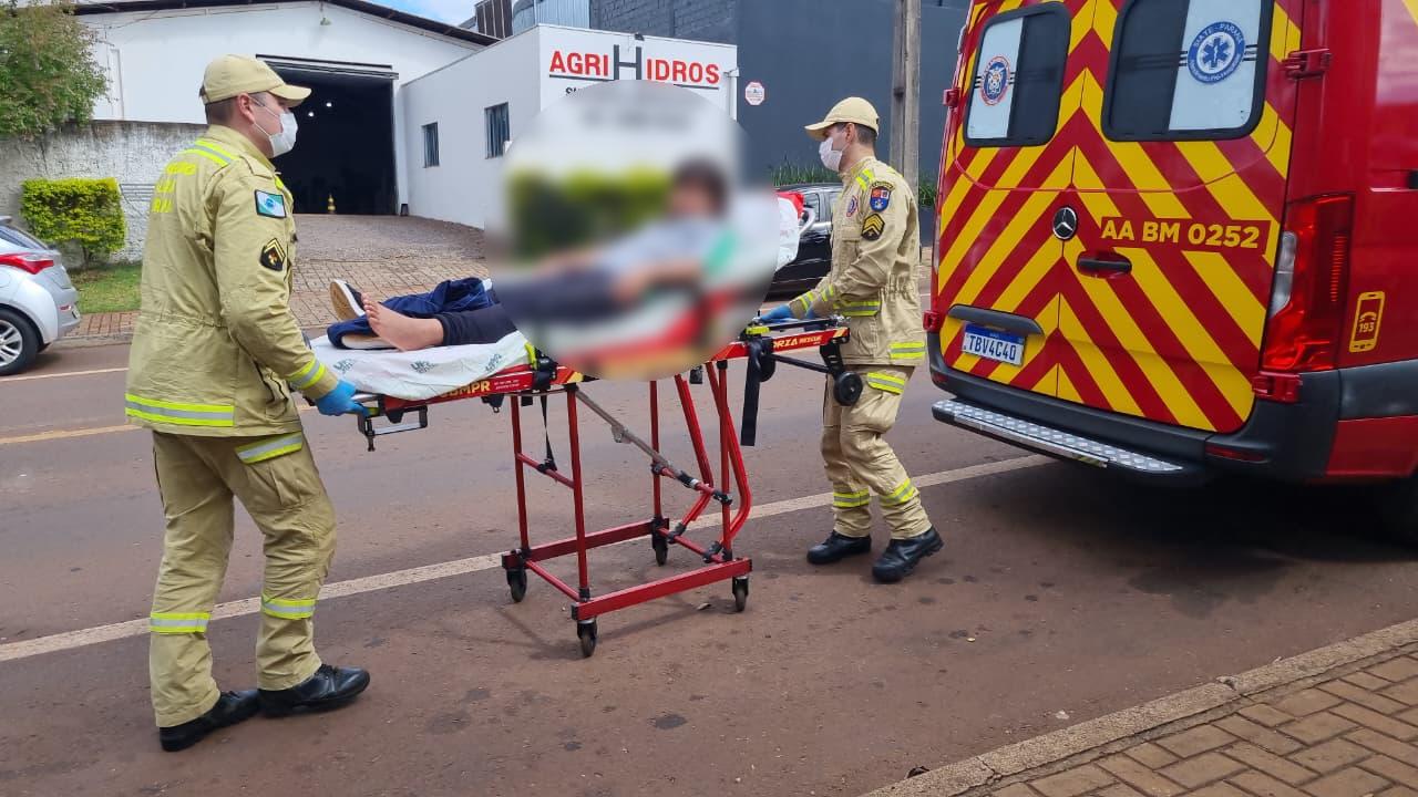 Menina machuca o tornozelo após queda na escola em Cascavel