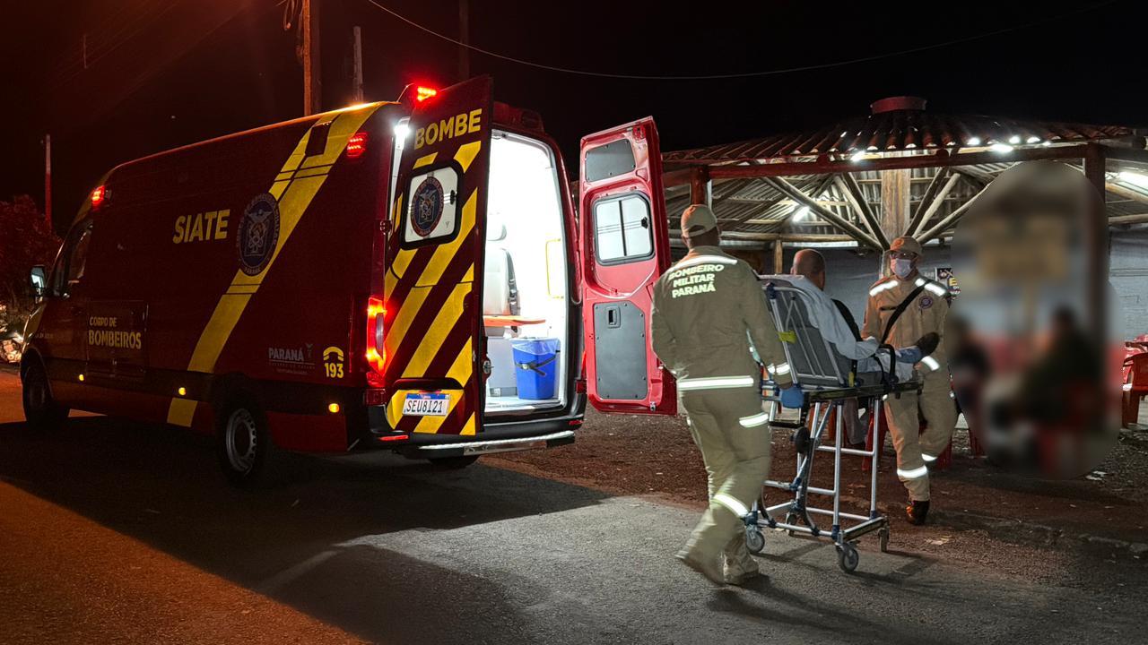 Homem fica ferido após sofrer queda em bar no Bairro Brasmadeira, em Cascavel