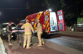 Mulher fica ferida após cair de moto elétrica no bairro Periolo, em Cascavel Mulher fica ferida após cair de moto elétrica no bairro Periolo, em Cascavel