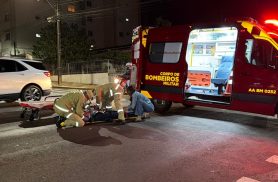 Jovem de 27 anos fica ferida em colisão entre Kwid e Biz no Centro de Cascavel Jovem de 27 anos fica ferida em colisão entre Kwid e Biz no Centro de Cascavel