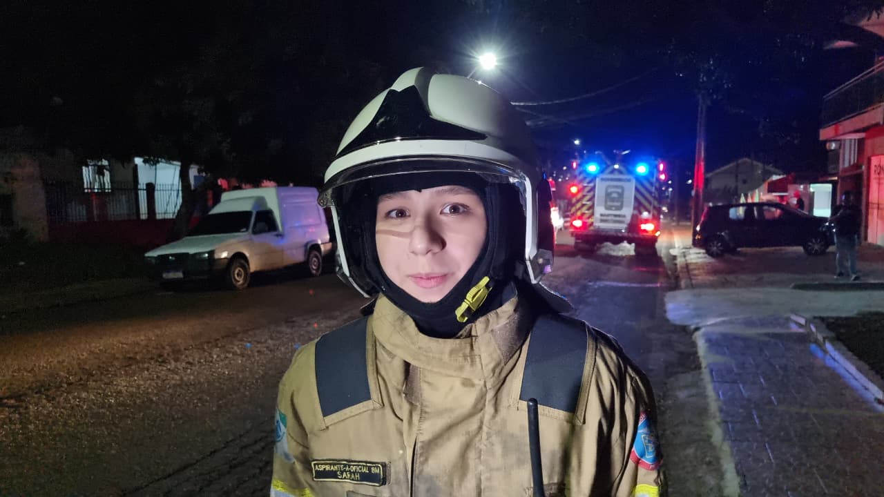 “Não se sabe a causa”, diz aspirante do Corpo de Bombeiros sobre incêndio no Alto Alegre