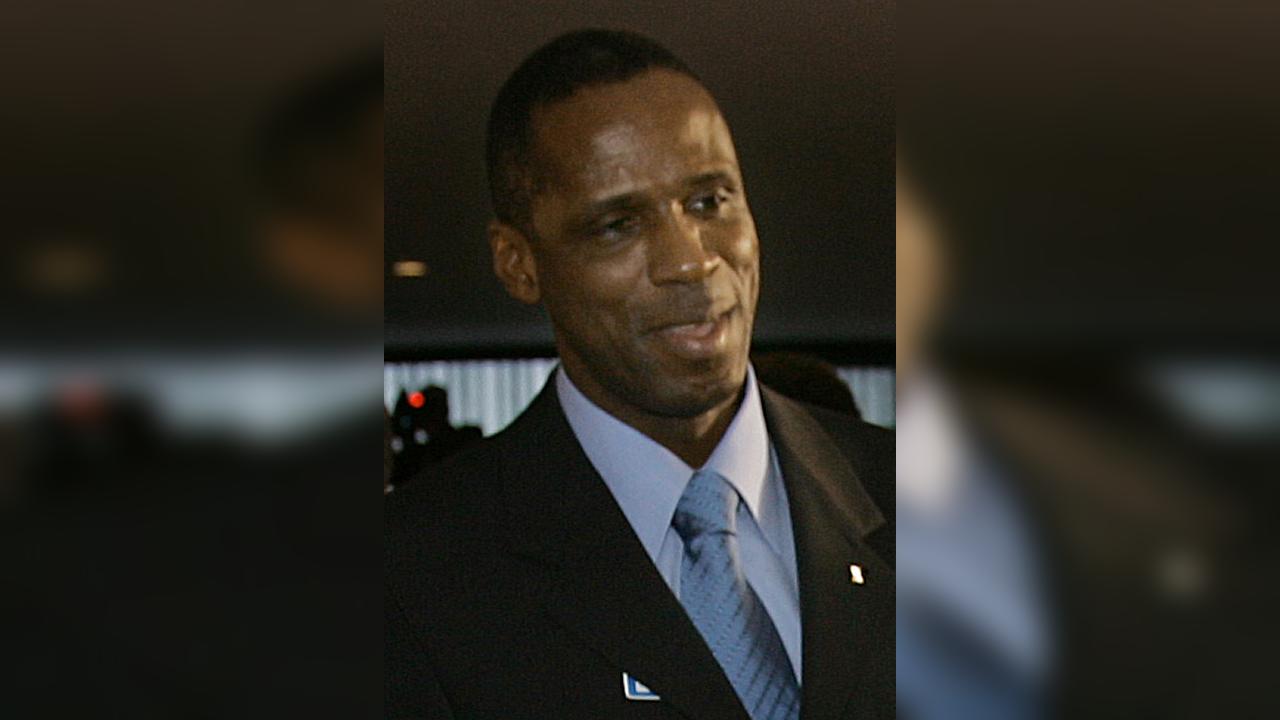 Imagem referente a Robson Caetano faz 62 anos: o homem que descobriu que correr era melhor que saltar
