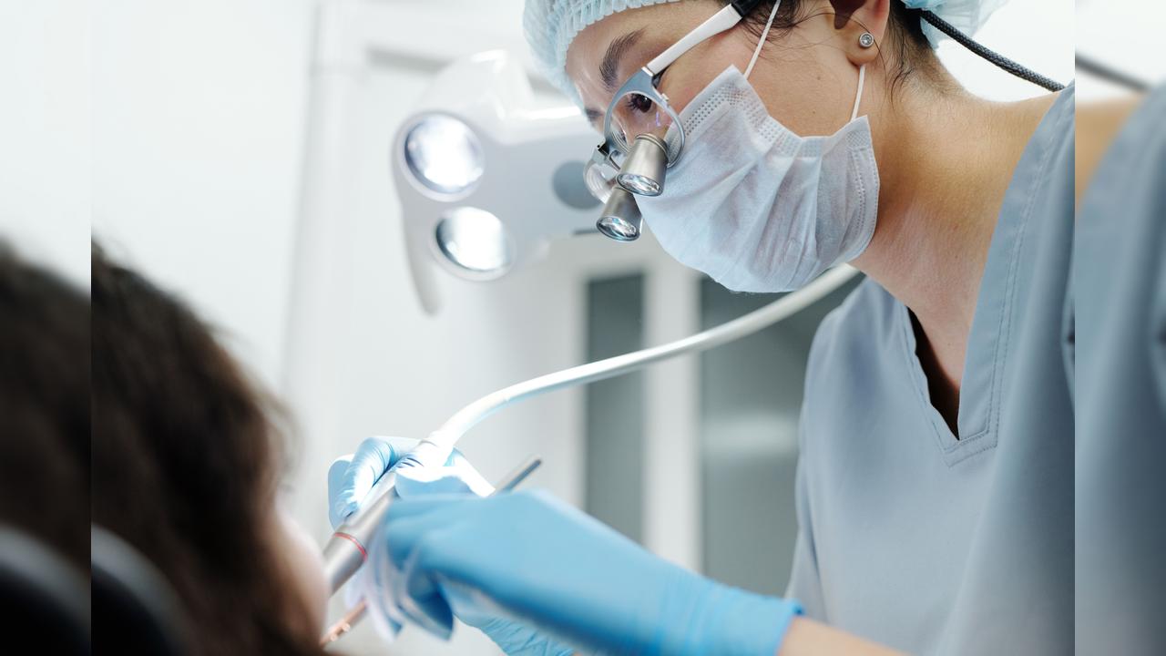 Imagem referente a Dia do Odontolegista: quando um sorriso pode ajudar a revelar uma identidade