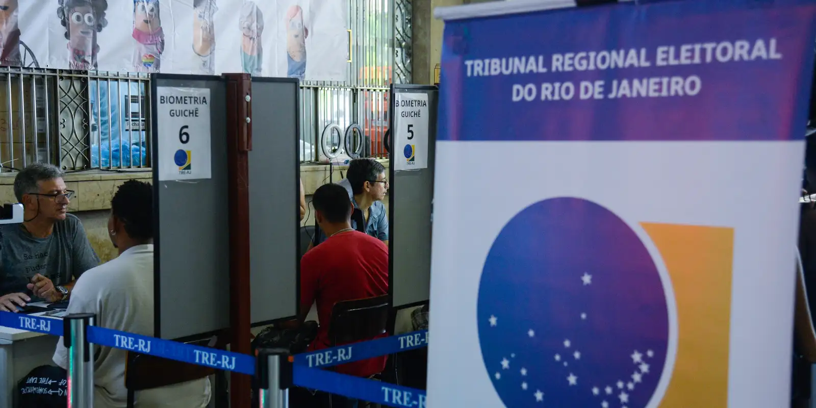 Imagem referente a TRE-RJ vai oferecer transporte gratuito na eleição em 3 localidades