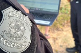 Polícia Federal cumpre mandado durante operação contra abuso sexual infantil em Toledo Polícia Federal cumpre mandado durante operação contra abuso sexual infantil em Toledo