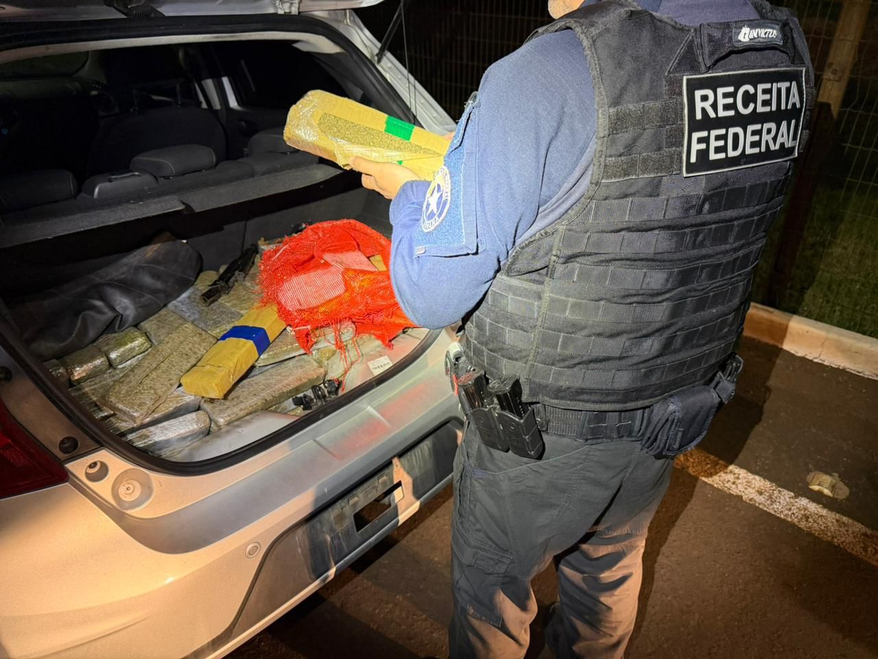 Receita Federal retém mais de 100 kg de substância análoga à maconha em São Miguel do Iguaçu