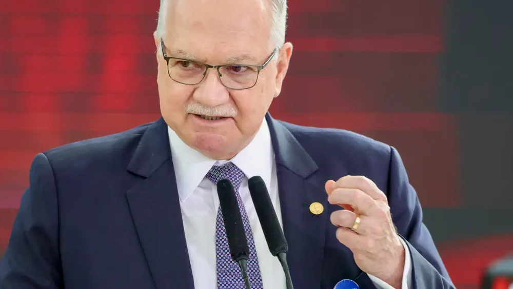 Fachin dá 5 dias para Mendonça e Gonet responderem acusação de Moraes Imagem referente a Fachin dá 5 dias para Mendonça e Gonet responderem acusação de Moraes