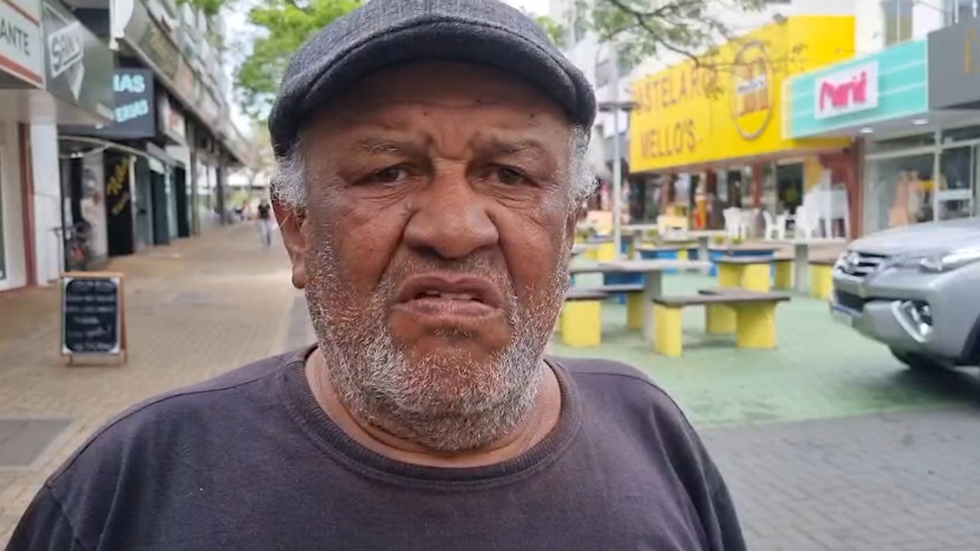 “Zé do Pano” esquece bolsa com panos dentro de ônibus e pede ajuda para localizar