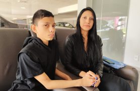 Mãe denuncia supostos casos de xenofobia, bullying e agressões contra filho em colégio de Cascavel Mãe denuncia supostos casos de xenofobia, bullying e agressões contra filho em colégio de Cascavel