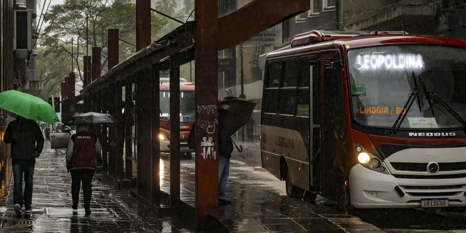 Imagem referente a Feriadão: fim de semana deve ser de chuva em boa parte do país