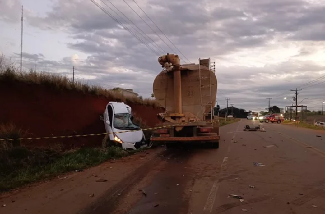 Imagem referente a Casal de Cascavel morre em colisão com caminhão na ERS-463, em Tapejara
