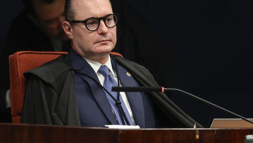 Dallagnol divulga sigilo fiscal de Zanin, que pede responsabilização Imagem referente a Dallagnol divulga sigilo fiscal de Zanin, que pede responsabilização