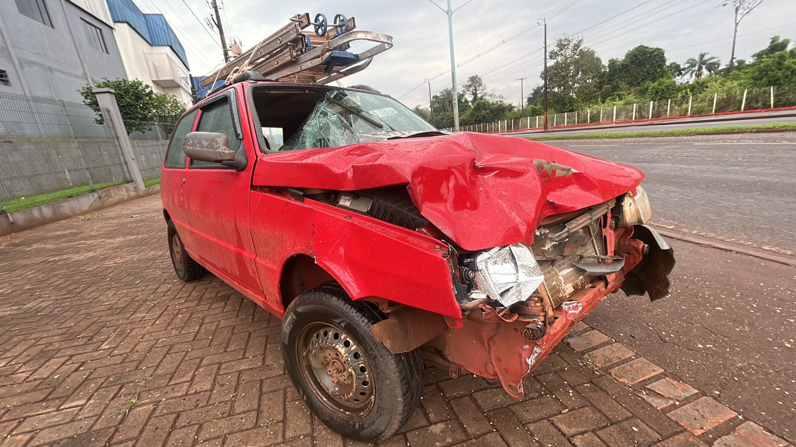 Motociclista fica gravemente ferido em acidente na PR-317, em Toledo Imagem referente a Motociclista fica gravemente ferido em acidente na PR-317, em Toledo