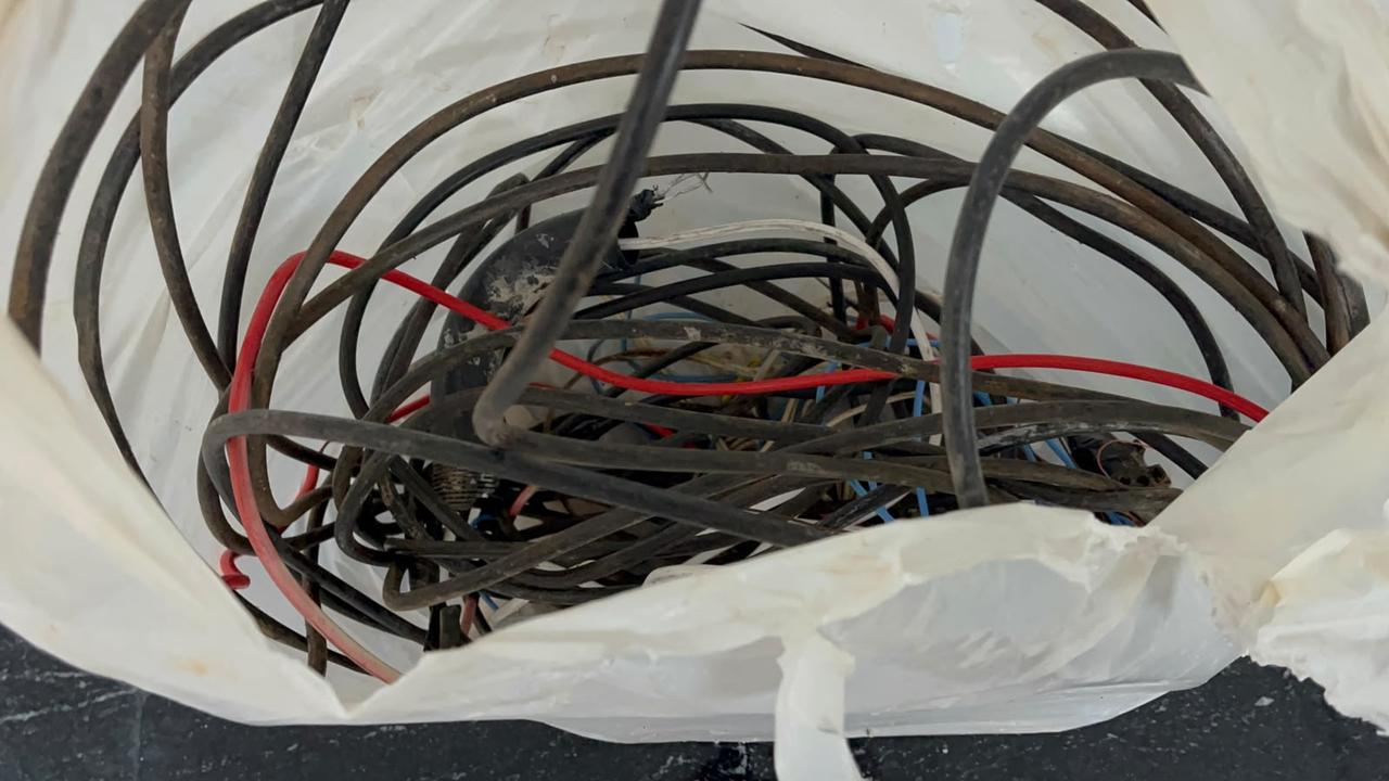 Com fios furtados, adolescente é apreendido no Bairro Cancelli