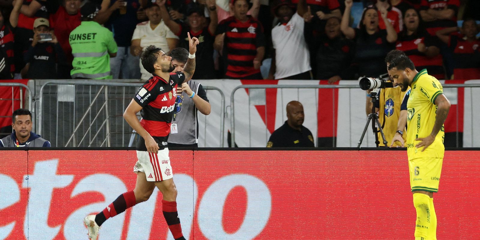 Imagem referente a Rádio Nacional transmite Remo e Flamengo pelo Brasileirão hoje