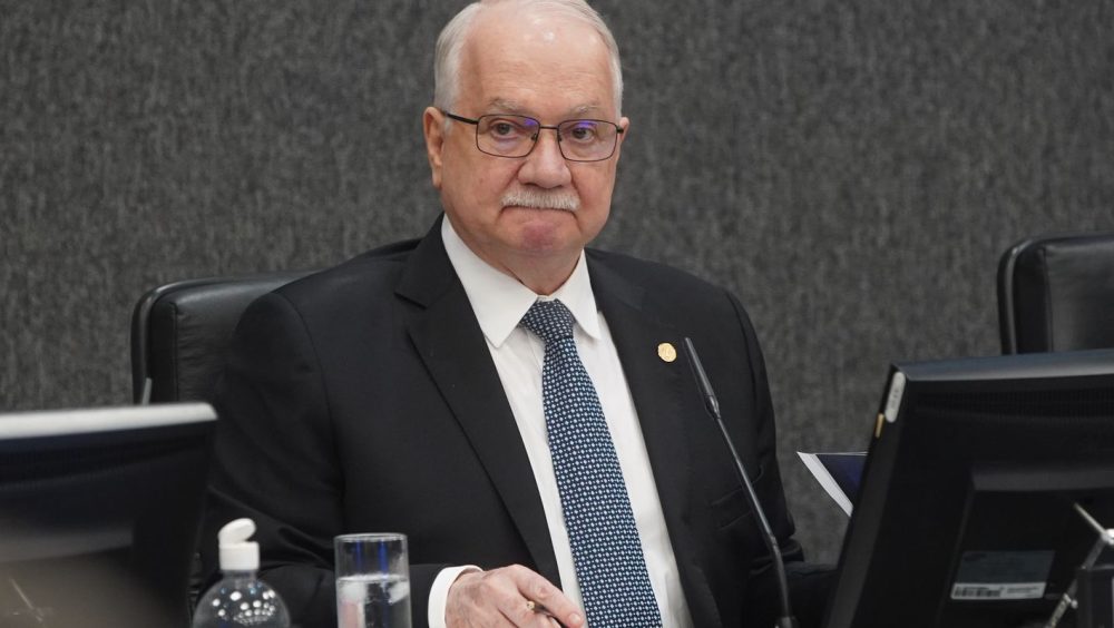 Fachin aguarda explicações de ministros para decidir sobre crise Imagem referente a Fachin aguarda explicações de ministros para decidir sobre crise